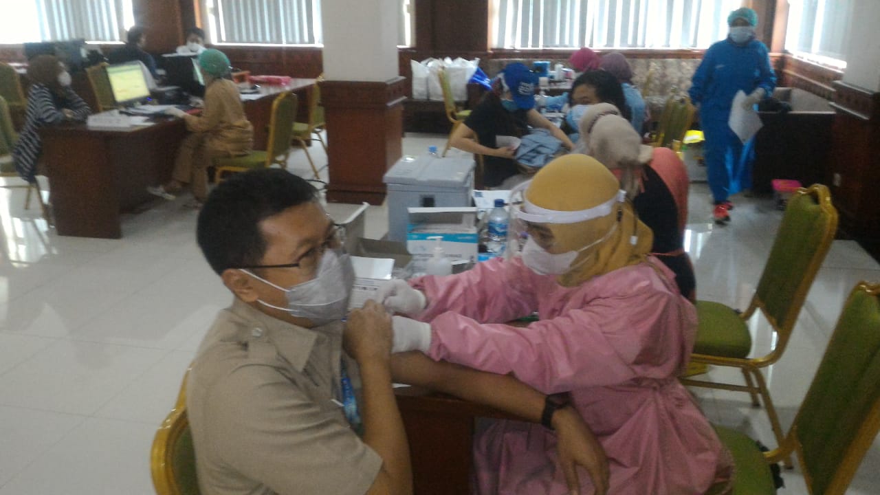 Ilustrasi vaksinasi.