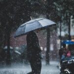 Ilustrasi hujan di Jakarta dan sekitarnya hari ini.