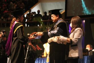 wisuda UKI