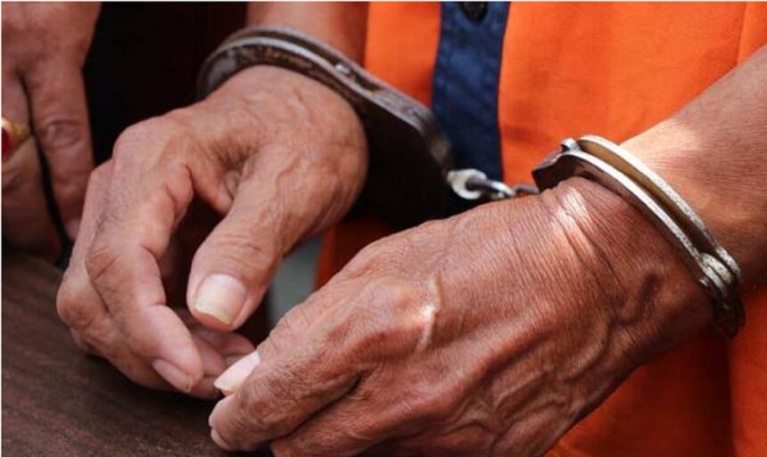 Polisi tangkap makelar kasus pemerasan WNA Kanada. Foto: NTMC Polri