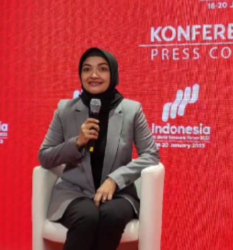 [2/2 23.56] Yudha Krastawan: Ketua Kelompok Kerja Sinergi Substansi Sosialisasi Satgas UU Cipta Kerja Tina Talisa [2/2 23.56] Yudha Krastawan: Foto: tina_talisa (instagram)