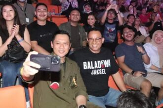 Anies-AHY Nonton Konser Dewa 19 bersama di Jakarta International Stadium. Foto: FB AHY