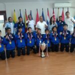 Marciano Norman Menerima Juara Pertama Piala Bergilir KONI Pusat. Istimewa