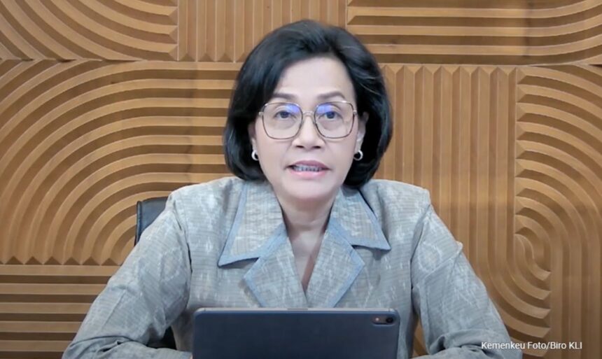Menteri Keuangan, Sri Mulyani, menjelaskan THR dan gaji ke-13 PNS 2023. Foto: Kemenkeu