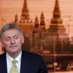Juru bicara Kremlin Dmitry Peskov mendengarkan konferensi pers akhir tahun Presiden Rusia Vladimir Putin di Moskow, Rusia, 19 Desember 2019. (ANTARA/REUTERS/Evgenia Novozhenina/as)