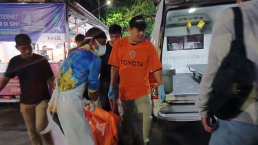 Seorang pria paruh baya bernama Alwi (67) warga Jalan Bakar Batu, Tanjungpinang, Kepulauan Riau ditemukan tewas membusuk serta berlumuran darah di rumahnya, pada Sabtu (23/3/2023) malam.