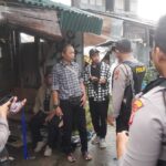 Para debt collector yang diamankan warga dan aparat polisi di Jalan Datuk Tonggara, Kramat Jati, Jakarta Timur, Selasa (28/2). Foto: Polres Jaktim