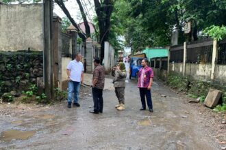 Ketua DPRD DKI Jakarta, Prasetio Edi Marsudi blusukan ke kawasan langganan banjir. Foto: DPRD DKI Jakarta