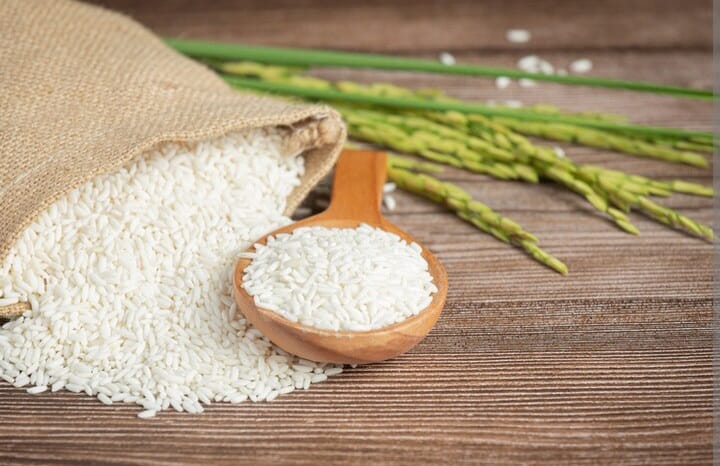 Ilustrasi - Padi dan beras. Foto: Freepik