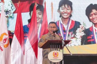 Mewakili Menteri Pemuda dan Olahraga Republik Indonesia (Menpora RI) Zainudin Amali, Staf Ahli Bidang Hubungan Pusat dan Daerah Kemenpora Dwijayanto Sarosa Putera pembukaan Rapat Kerja Nasional (Rakernas) Komite Olahraga Nasional Indonesia (KONI) Tahun 2023 di Golden Ballroom Hotel Sultan, Senayan Jakarta, Minggu (12/3) pagi.(foto:egan/kemenpora.go.id)