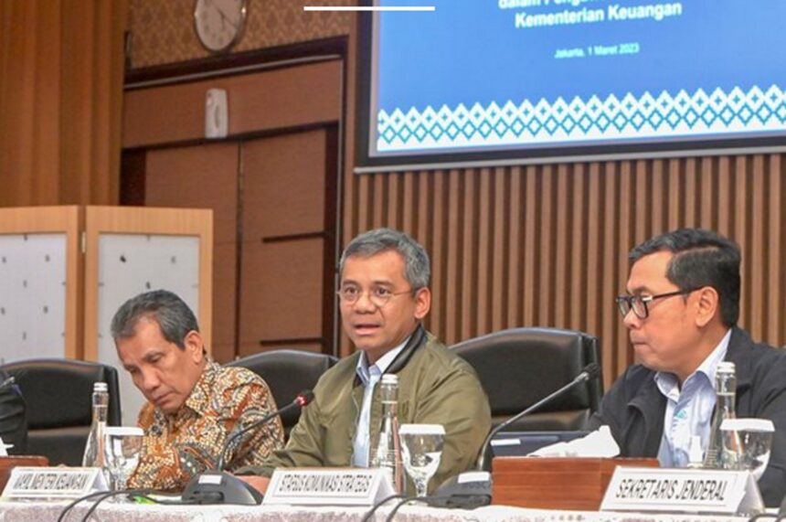 Wamenkeu, Suahasil Nazara, memberikan klarifikasi terkait belasan ribu pegawai Kementerian Keuangan (Kemenkeu) yang tidak menyerahkan laporan harta kekayaan. Foto: kemenkeu