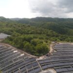 Pembangkit Listrik Tenaga Surya (PLTS) Hybrid Nusa Penida. Foto: PT PLN (Persero)