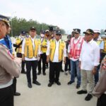Menteri Pekerjaan Umum dan Perumahan Rakyat (PUPR) Basuki Hadimuljono bersama Menteri Perhubungan Budi Karya Sumadi, Menteri Koordinator Bidang Pembangunan Manusia dan Kebudayaan Muhadjir Effendy, dan Kepala Korps Lalu Lintas (Korlantas) Polri Irjen Pol Firman Santyabudi meninjau Jalan Tol Cileunyi-Sumedang-Dawuan (Cisumdawu) di Jawa Barat, Minggu (9/4/2023). Foto: PUPR