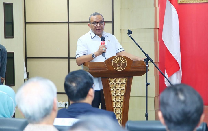 Wamenaker Afriansyah Noor ketika memberikan sambutan pada pertemuan dengan Delegasi Provinsi Guangxi CHINA-ASEAN Business and Investment Summit (CABIS), di Jakarta. Foto: Kemenaker