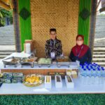 Salah satu nasabah PNM Mekaar yang berpartisipasi dalam side event KTT ASEAN 2023. Foto: Dok PNM.