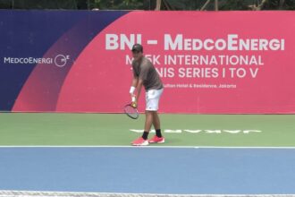 Ganda putra Indonesia Christhopher Rungkat dan Nathan Barki berhasil memastikan diri melangkah ke babak kedua, turnamen MedcoEnergi M25K Seri keempat.