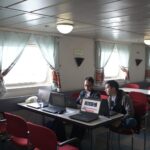 Awak media mengakses jaringan telekomunikasi dan layanan yang disediakan oleh TelkomGroup di KM Sinabung milik PT Pelni