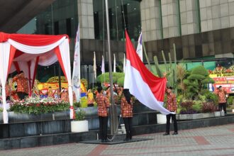 Kepala Badan Pengawasan Keuangan dan Pembangunan (BPKP), Muhammad Yusuf Ateh saat memimpin Upacara Hari Ulang Tahun ke-40 BPKP di lapangan kantor pusat BPKP, Jakarta Timur, Selasa (30/5) pagi. Foto: BPKP