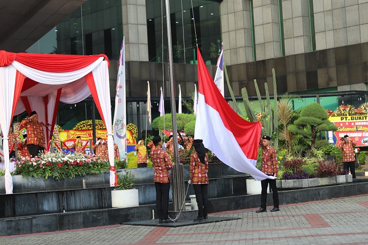 Kepala Badan Pengawasan Keuangan dan Pembangunan (BPKP), Muhammad Yusuf Ateh saat memimpin Upacara Hari Ulang Tahun ke-40 BPKP di lapangan kantor pusat BPKP, Jakarta Timur, Selasa (30/5) pagi. Foto: BPKP