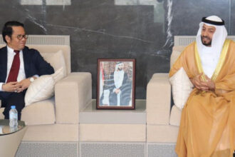 Pertemuan Dirjen Bimas Islam Kamaruddin dan Kepala Awqaf UEA M Matar Alkaabi. Foto: Kemenag