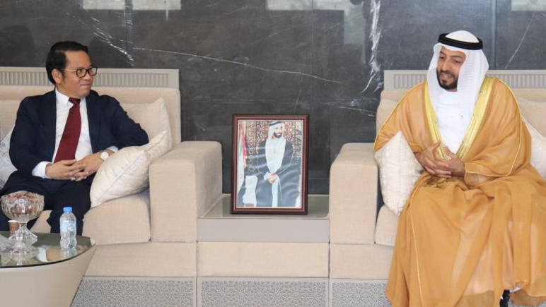 Pertemuan Dirjen Bimas Islam Kamaruddin dan Kepala Awqaf UEA M Matar Alkaabi. Foto: Kemenag