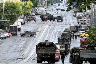 Presiden Vladimir Putin dikabarkan telah meninggalkan Rusia ketika tentara bayaran Wagner Group berkhianat dengan berbalik menyerang Moskow pada Sabtu (24/6). (AP)