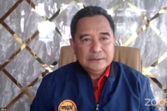 Ketua Umum Masyarakat lmu Pemerintahan Indonesia (MIPI), Bahtiar dalam webinar bertajuk "Pemikiran tentang Masa Depan Otonomi Daerah di Indonesia", Sabtu (24/6). Foto: Tangkapan layar.