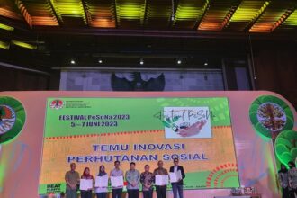 Penandatanganan Getting Commitment antara PT Pertamina (Persero) dengan Kementerian Lingkungan Hidup dan Kehutanan (KLHK) dalam rangka mendukung inovasi sosial dan lingkungan dalam pengelolaan dan pendampingan perhutanan sosial di Auditorium Dr Soejarwo, Gedung Manggala Wanabakti, Jakarta Pusat, Senin (5/6). Foto: Dok Pertamina