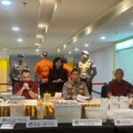 Bareskrim Polri bongkar kasus pabrik sabu di apartemen di Jakbar. Foto: Humas Polri