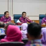 Wali Kota Jakarta Timur, Muhammad Anwar saat memimpin Rapat Koordinasi Wilayah (Rakorwil) Juni 2023 di Ruang Pola Lantai 2 Blok A, kantor Pemkot Administrasi Jakarta Timur, Kamis (15/6) siang. Foto: Ist