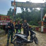 Satgas Yonif 132/BS Pos Kout dan Pos KM 76 saat menggagalkan seorang pemuda yang diduga akan mengedarkan ganja kering. Foto: Dispenad