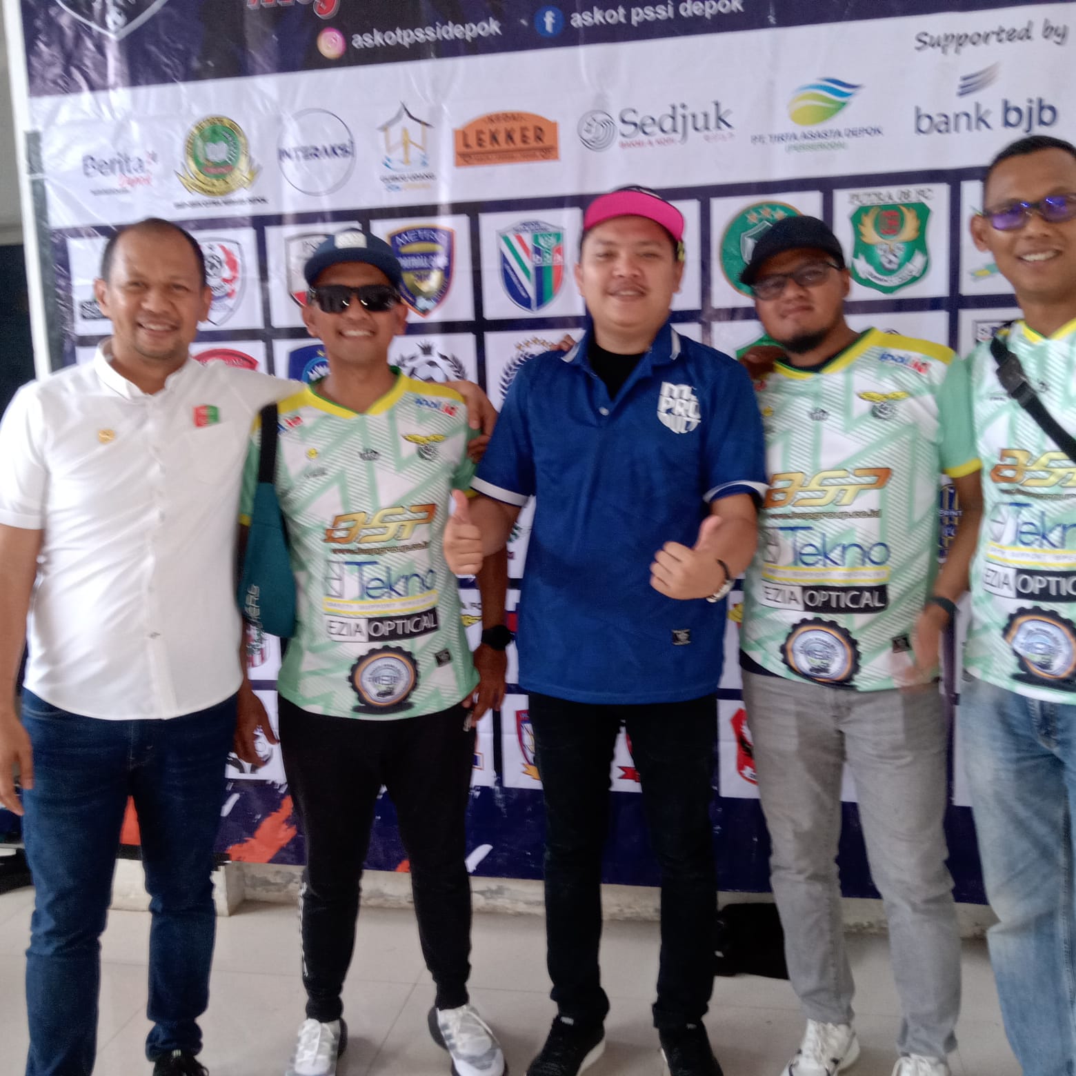 Para anggota HIPMI pendukung tim Depok Prima. Foto/ Ipol