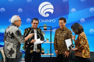 Menkes Budi Gunadi Sadikin (kanan ke-2) memaparkan berbagai hal positif pasca disahkannya UU Kesehatan. Foto: Kominfo