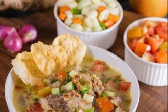 Soto Betawi ,kuliner khas Jakarta yang gurih dan enak.