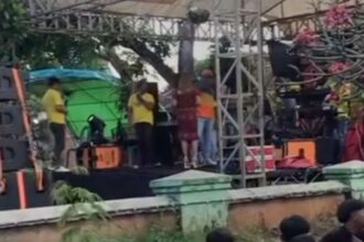 Gelar dangdut disamping pemakaman jadi viral, Foto : Tangkap Layar Instagram @infojember