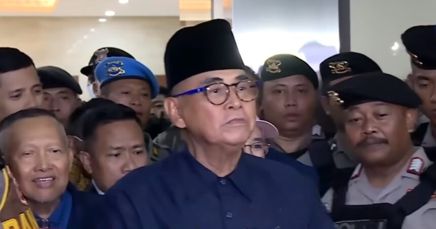Panji Gumilang usai diperiksa Bareskrim Polri. Foto: ipol.id
