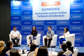 Alomedika hadir menjawab tantangan para dokter yang menginginkan fleksibiltas dalam mengakses update terbaru perkembangan terkini dunia kedokteran.