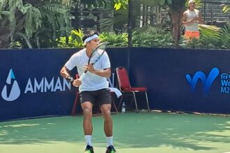 Satu-satu wakil tuan rumah di tunggal putra Muhamad Rifqi Fitriadi masih mampu bertahan di ajang turnamen Amman BNI M25K, setelah hari ini berhasil mencatatkan kemenangan keduanya.