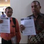 Kuasa hukum warga Datuak Misa Bumi, Asrin Manurung saat mengadukan adanya dugaan mafia tanah ke Divisi Profesi dan Pengamanan (Divpropam) serta Badan Reserse Kriminal Mabes Polri, Jumat (18/8). Foto: Ist