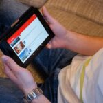 Ilustrasi tayangan anak-anak LGBT yang lolos youtube.