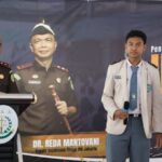 Kepala Kejaksaan Tinggi DKI Jakarta Reda Manthovani saat melaksanakan program Jaksa Masuk Sekolah (JMS) di SMA Negeri 35 Jakarta.