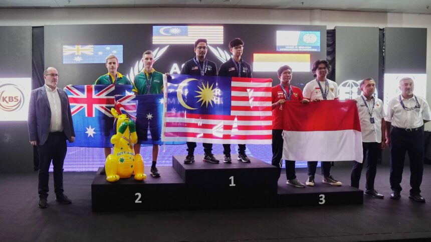 Tim Digital Motorsport Indonesia yang diperkuat dua pembalap, Dafa Nabiel dan Andika Rama, berhasil meraih dua medali perunggu di Ajang Asian Pasifik Motorsport (APMC) 2023, di Sepang, Malaysia, 29 September-1 Oktober 2023. Foto/dok/lpduk