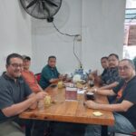 Pemimpin Redaksi (Pemred) Media Pos Aceh, Asnawi Kumar terpilih secara aklamasi sebagai Ketua Forum Pimpinan Redaksi Multimedia Indonesia (FPRMI) Aceh, dalam satu pertemuan yang difasilitasi Serikat Perusahaan Pers (SPS) Aceh, di Banda Aceh, Minggu (08/10/2023).foto/istimewa