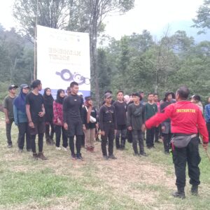 50 peserta yang mengikuti pelatihan Collabs Rangers Pelaksanaan dari tanggal 19 s/d 22 Oktober 2023 di Desa Pamijahan, Curug Seribu Bogor Jawa Barat. Foto/ipol