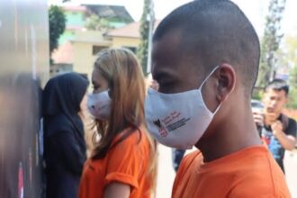 Polres Garut, Jawa Barat, menetapkan pasangan muda sebagai tersangka kasus video asusila. Foto: NTMC