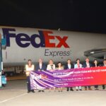 Dari kiri ke kanan. Gregory Harris, Principal Commercial Officer Konsulat Jenderal AS Kota Ho Chi Minh Vietnam. Susan Burns Konsul Jenderal Konsulat Jenderal AS Kota Ho Chi Minh Vietnam. Tran Phuoc Anh Di.