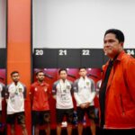Ketua Umum PSSI Erick Thohir memberik wejangan kepada pemain Timnas Indonesia U-23. Foto: PSII