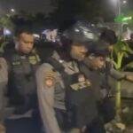 Tim Patroli Perintis Presisi Polres Metro Jakarta Barat berhasil mengamankan pria berinisial RH, 28, bersembunyi di gorong-gorong jembatan di Jalan Raya Daan Mogot, Kedaung, Kali Angke, Cengkareng, diamankan aparat Polres Metro Jakarta Barat, Minggu (19/11) sekitar pukul 00.45 WIB. Foto: Ist