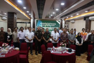 Kegiatan penerangan hukum pemilu yang dilaksanakan di ruang rapat Komisi Pemilihan Umum (KPU) Provinsi DKI Jakarta, Kamis (23/11). Foto: Seksi Penkum Kejati DKI Jakarta