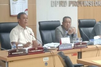 Ketua DPRD DKI Jakarta, Prasetio Edi Marsudi saat rapat di Komisi C DPRD DKI Jakarta.(foto ipol.id)